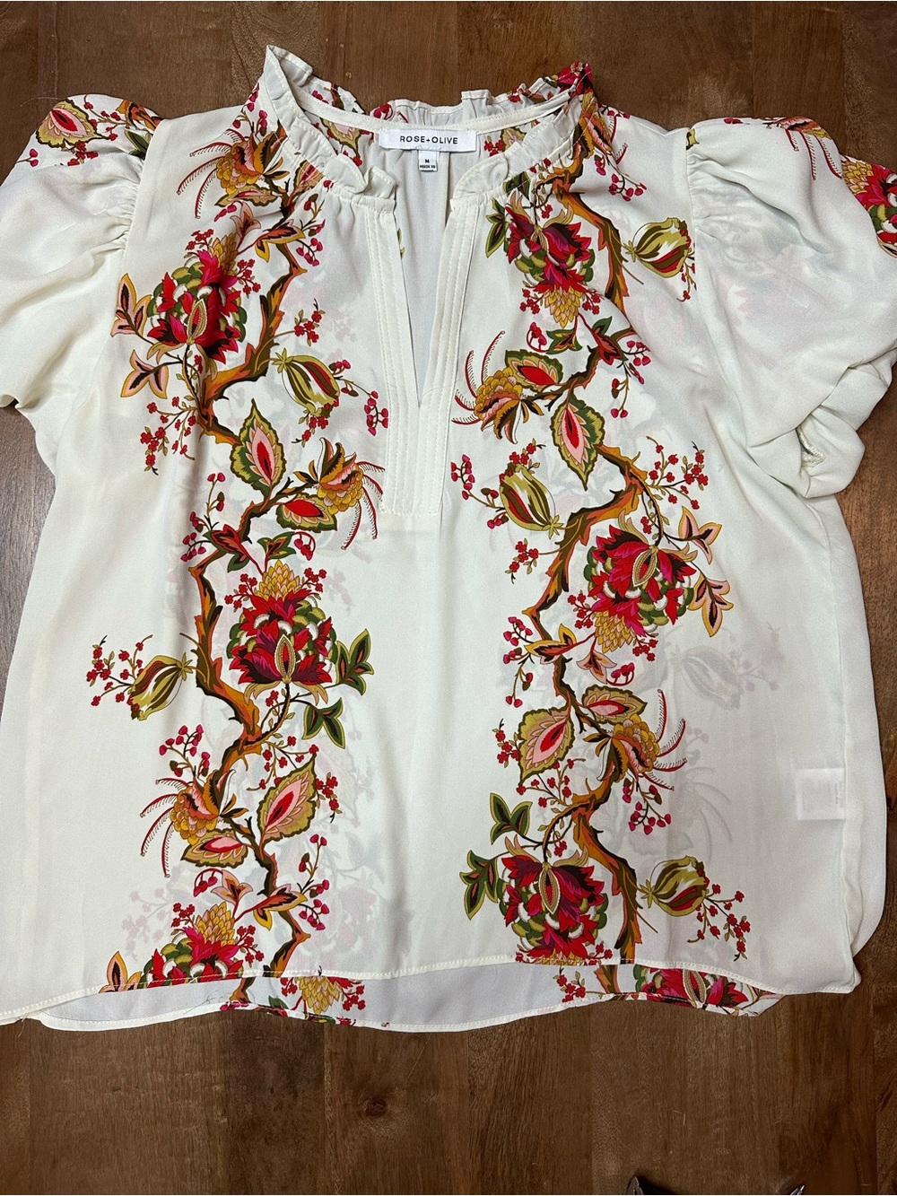Rose & Olive Ivory Floral Embroidered V-Neck Puff Sleeve Top